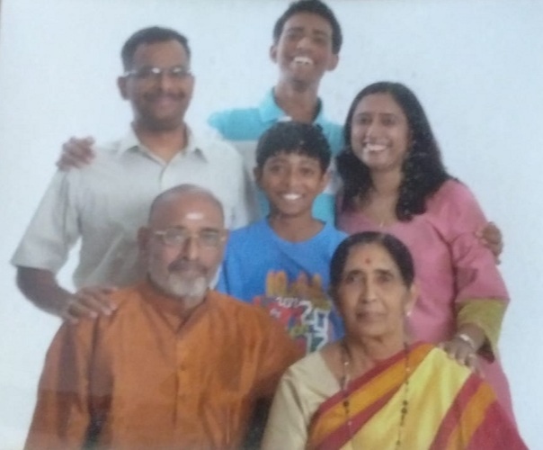 Poovamma and Vaidyanathan with their Daughter and Grandchildren