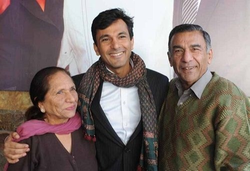 Vikas Khanna Family