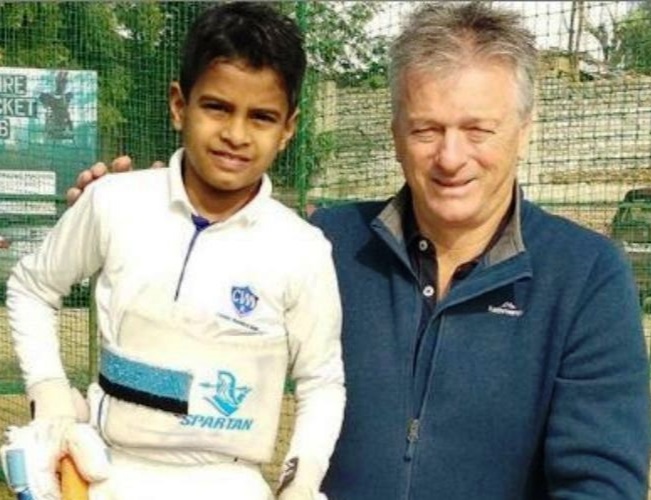 Small star meeting the Big Starsteve waugh