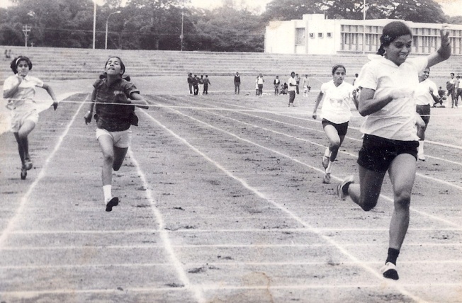 Philo Dsouza Winning 100 mts sprint Kanteerava Stadium. 1969-70