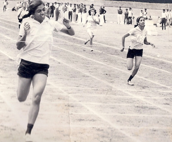 Philo Dsouza Winning 200 mts sprint Kanteerava Stadium. 1969-70