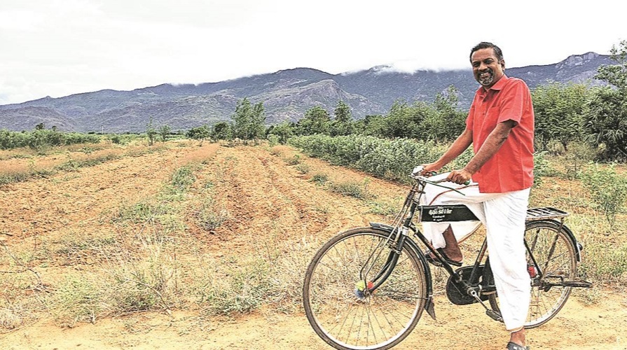 Sridhar Vembu After his work, he goes out to the fields to grow paddy