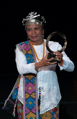 Aleta baun i sthe winner of Goldman Environmental Prize, 2013