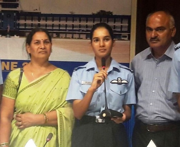 biography of avani chaturvedi