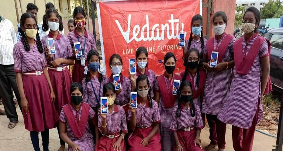 The initiative was named “Daan Utsav” or the Joy of giving. The company had donated 150 Smartphones to students