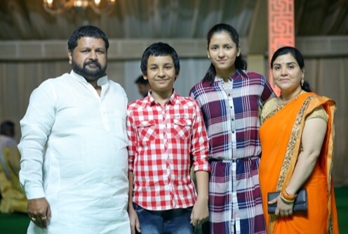 Naina Jaiswal Parents Ashwani Kumar Jaiswal and Bhagya Laxmi Jaiswal