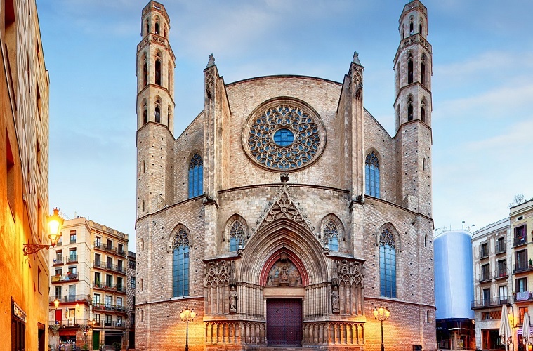 I had seen a lot of photos of Barcelona and was particularly interested in visiting the Santa Maria del Mar church in Barcelona