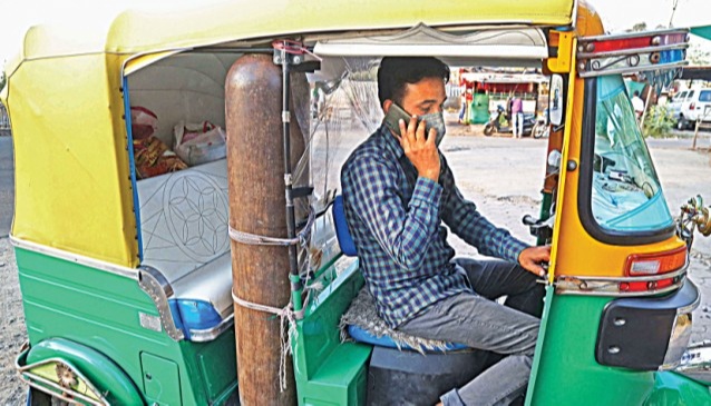 javed khan started rendering free ambulance services rushing patients to different hospitals of Bhopal