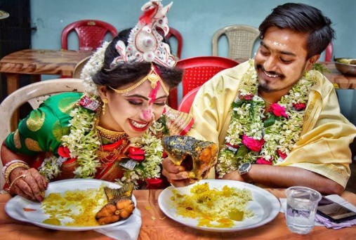 Papiya says that she loves to do wedding photography and says that it's an amalgamation of portraiture and event photography in a wide variety of settings and groups