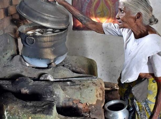 Here, idlis are priced to feed daily wagers so they can afford to eat while saving money for their families