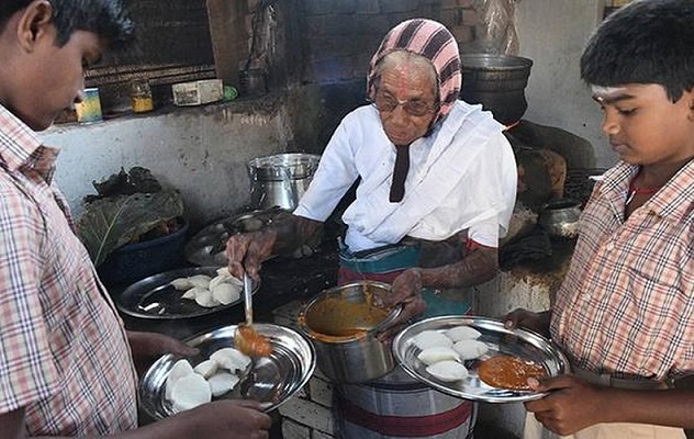 The unique taste of her idlis and chutney attracts the young customers as well