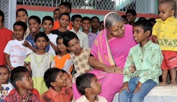 Sindhutai runs an orphanage in Pune called Sanmati Bal Niketan SansthaSindhutai runs an orphanage in Pune called Sanmati Bal Niketan Sanstha