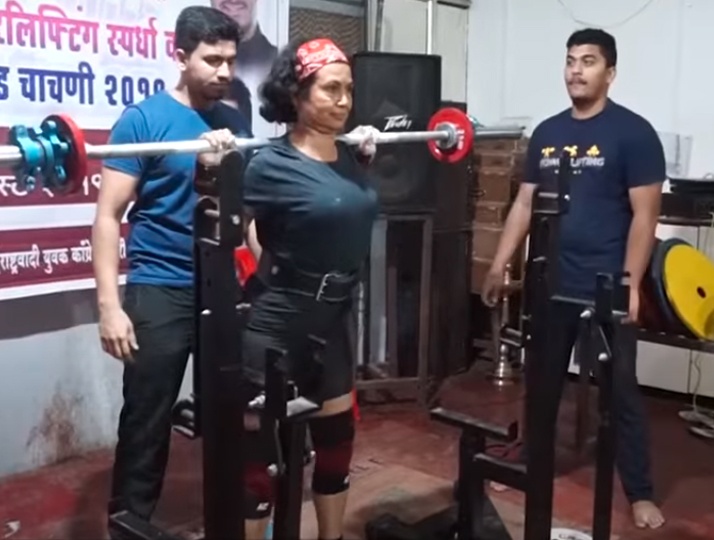 64YO Pune woman bags gold in National Bench Press Competition. Zealous fitness Influencer