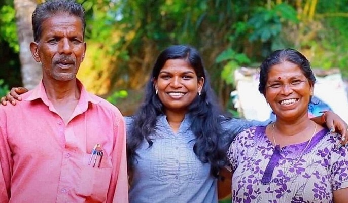 Sreedhanya Suresh with her parents