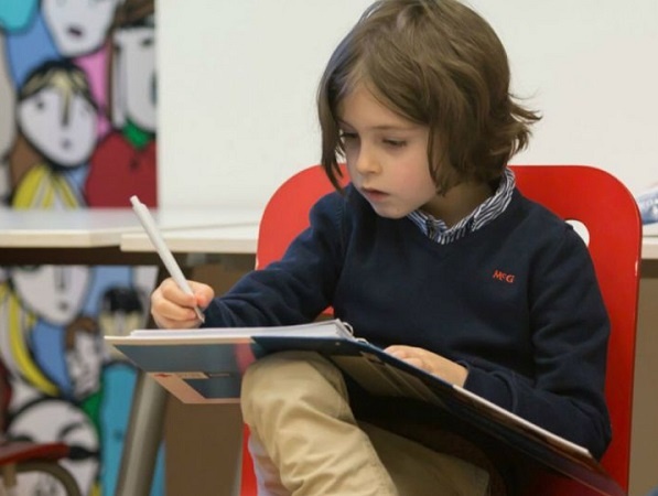 Laurent secured a bachelor's degree in Physics from the University of Antwerp, and became the second-youngest person in the world to receive a bachelor's degree