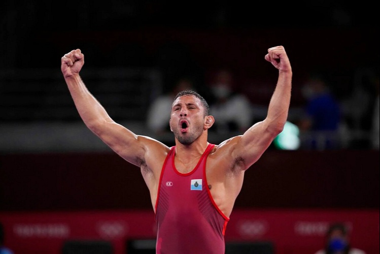 At the 2020 Summer Olympics, in the freestyle category, Amine won bronze for San Marino, gifting the nation
