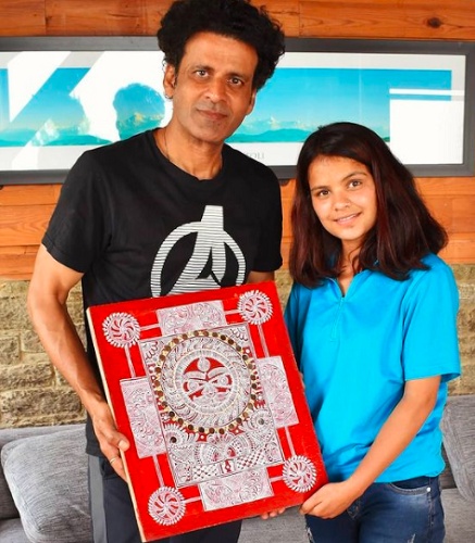 Hemlata Kabdwal artworks were purchased by the prominent actor, Manoj Bajpai who also offered her candid professional art tips